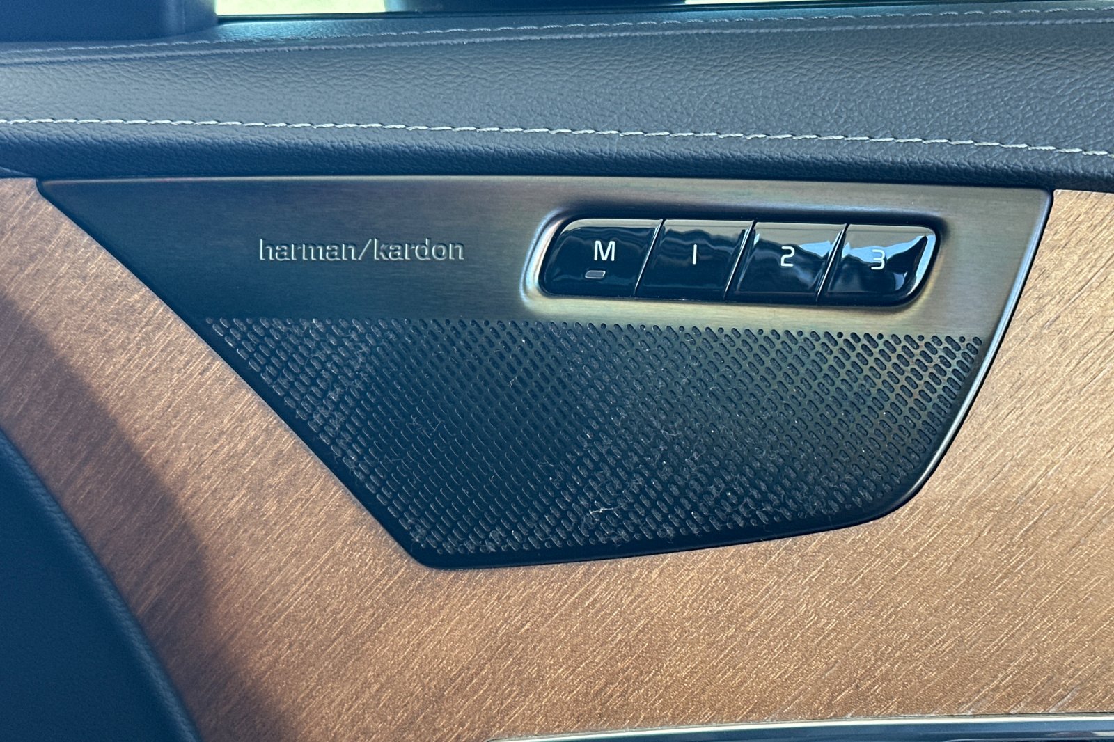 Used 2020 Gray Volvo T6 Inscription image 23