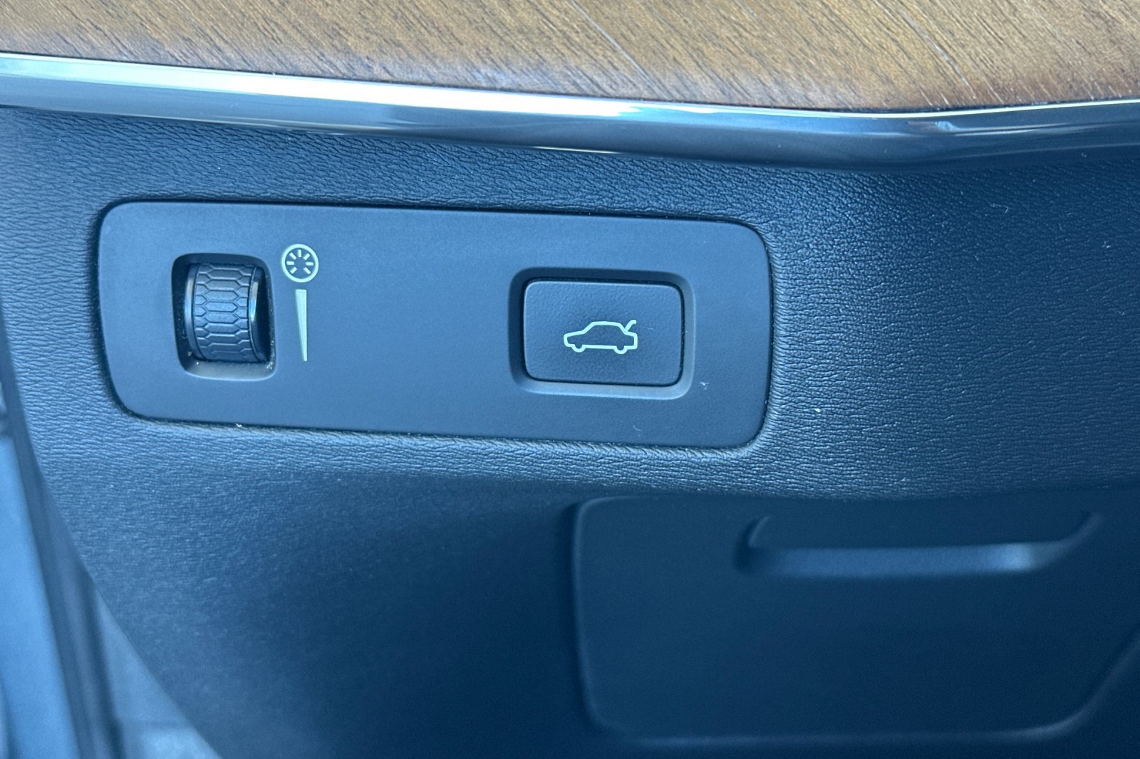 Used 2020 Gray Volvo T6 Inscription image 35