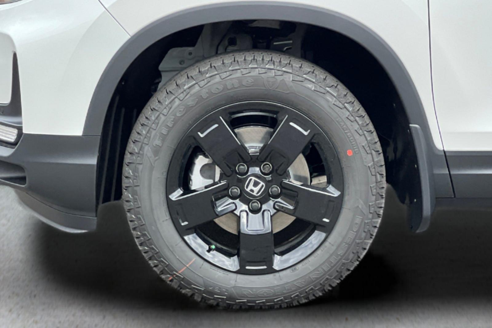 New 2026 Platinum White Pearl Honda Black Edition image 32