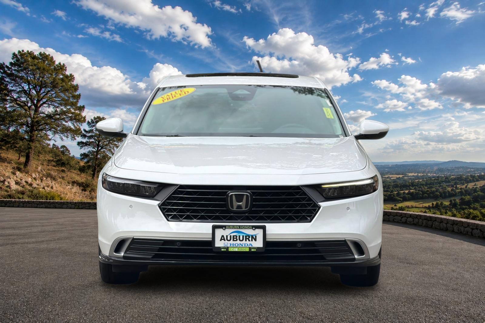 New 2026 Platinum White Pearl Honda Touring image 9