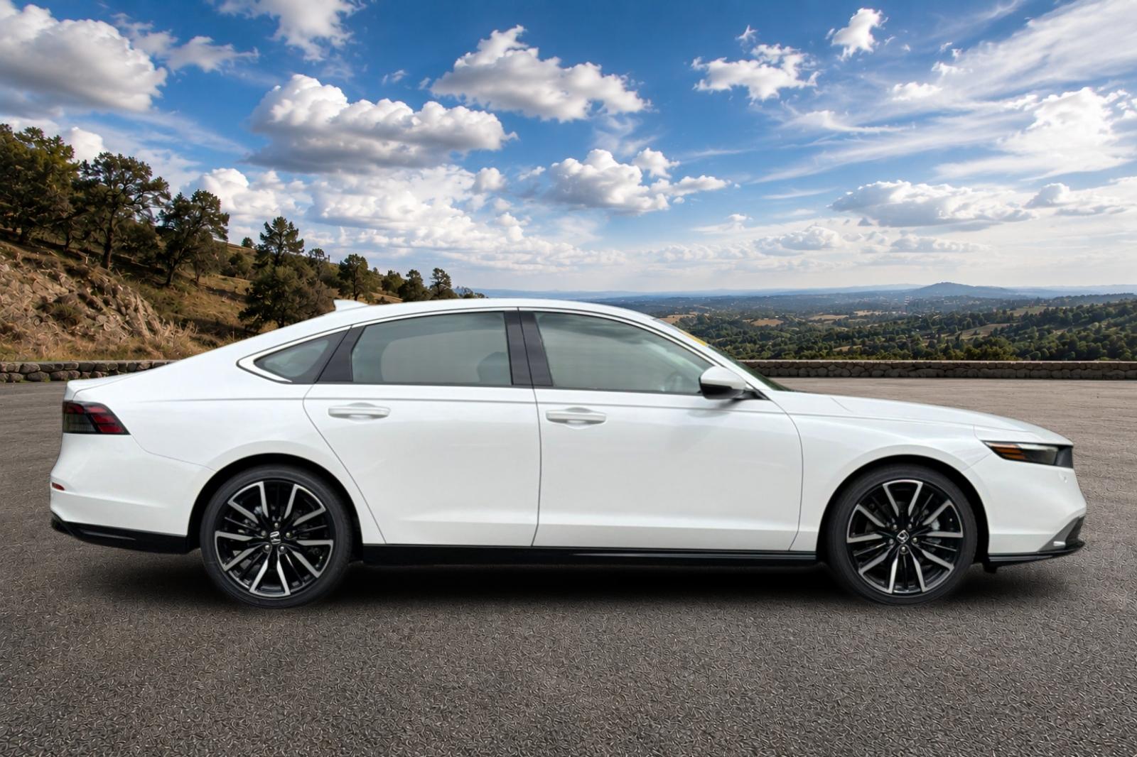 New 2026 Platinum White Pearl Honda Touring image 3