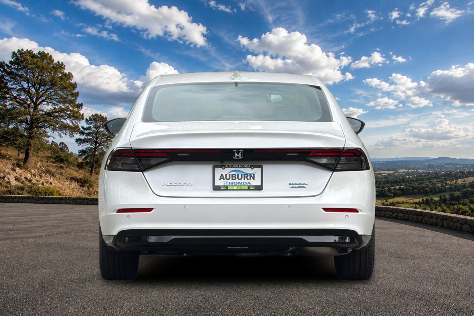 New 2026 Platinum White Pearl Honda Touring image 5