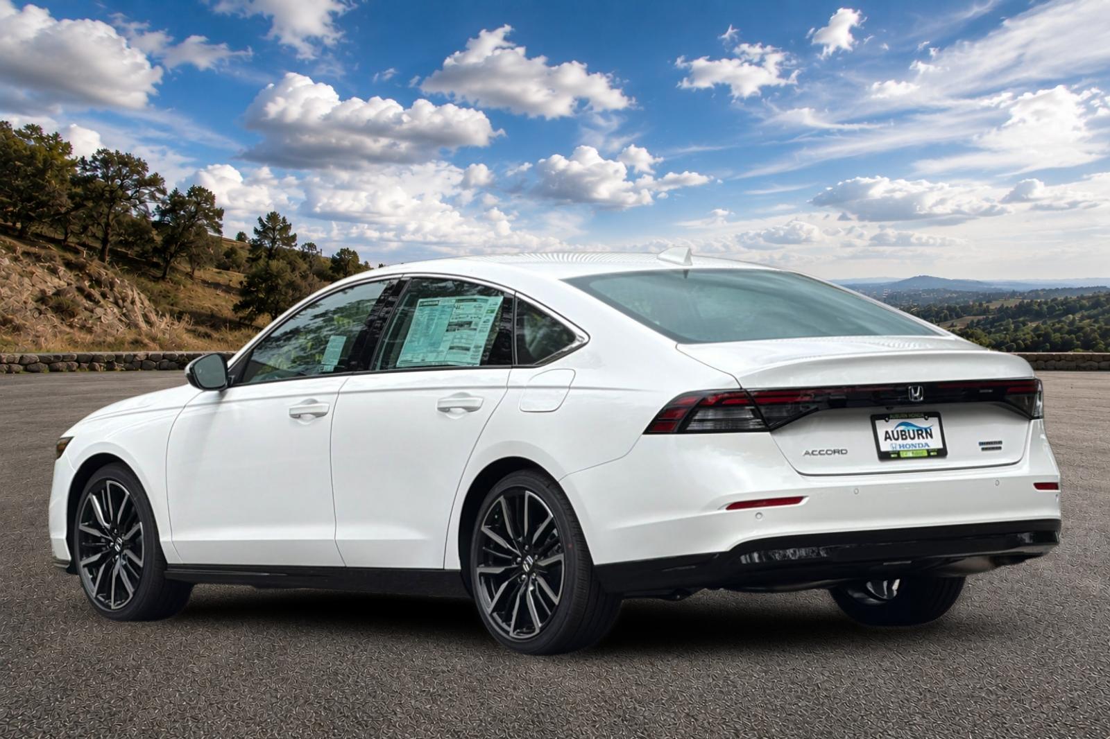 New 2026 Platinum White Pearl Honda Touring image 6