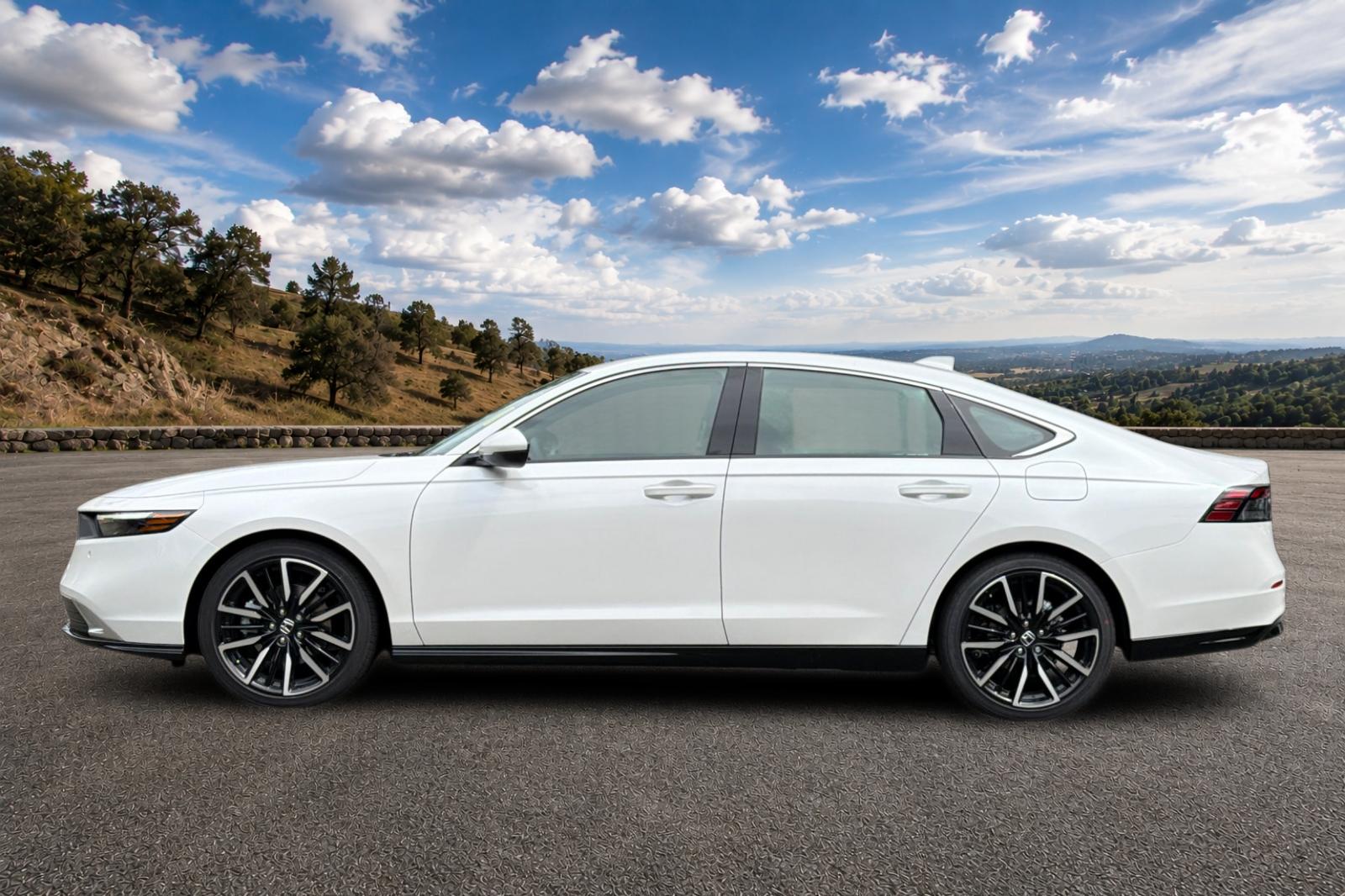 New 2026 Platinum White Pearl Honda Touring image 7