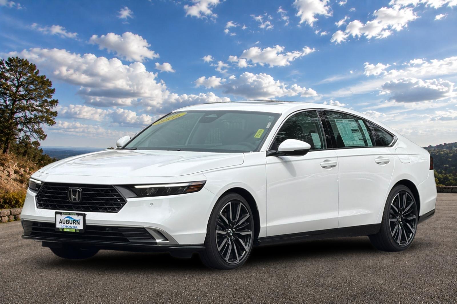 New 2026 Platinum White Pearl Honda Touring image 8