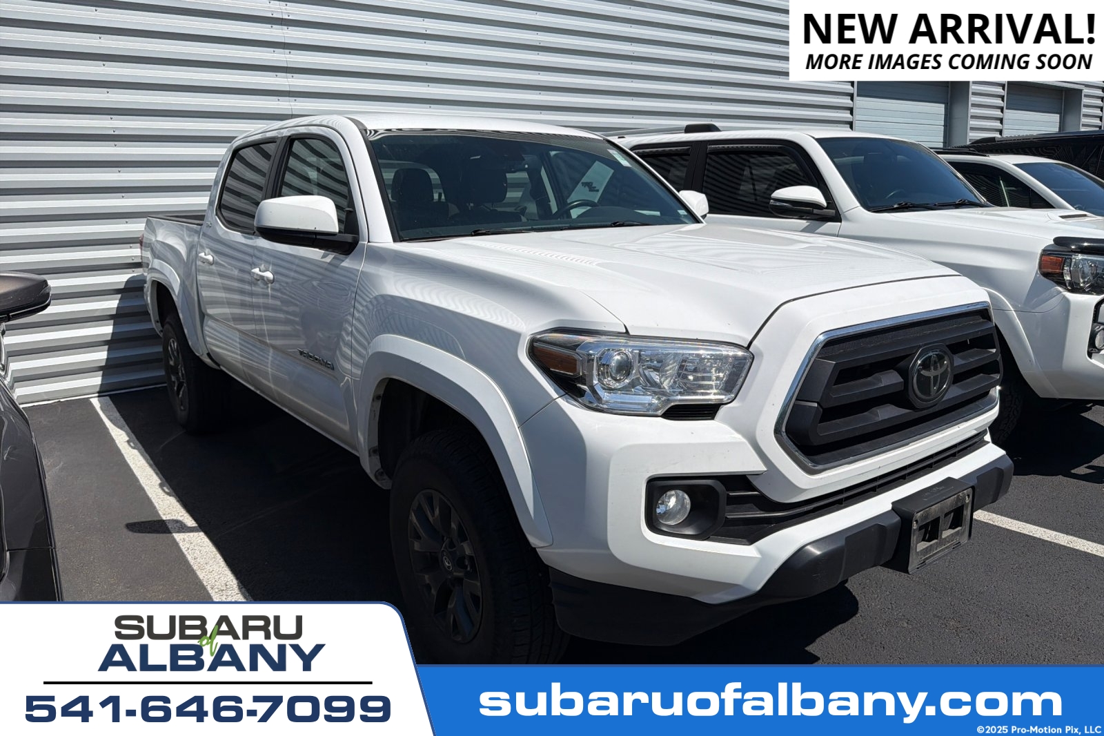 2023 Toyota Tacoma SR5 Double Cab 2WD V6 Auto Short Bed's photo