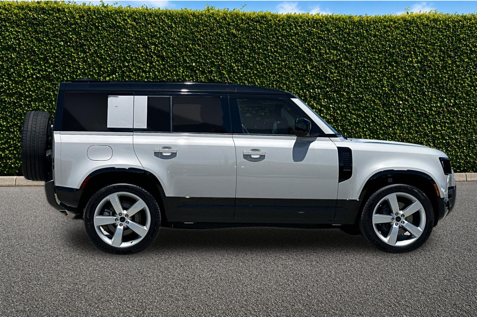 New 2026 Borasco Grey Land Rover X-Dynamic SE image 7