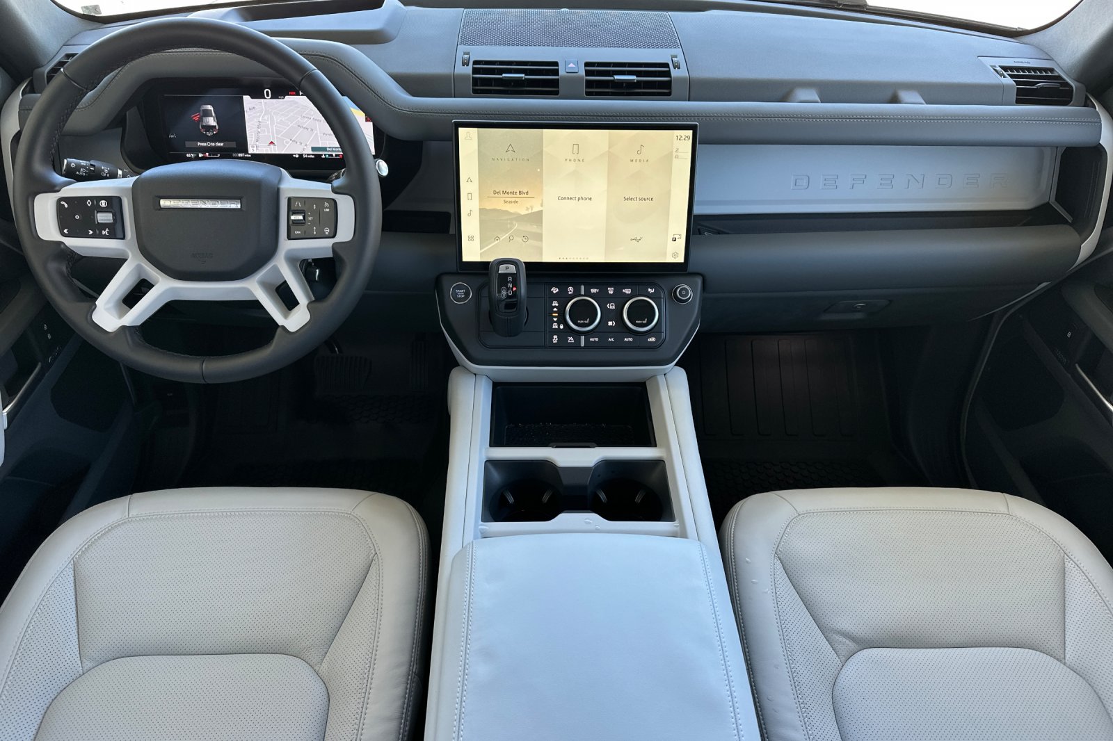 New 2026 Borasco Grey Land Rover X-Dynamic SE image 13