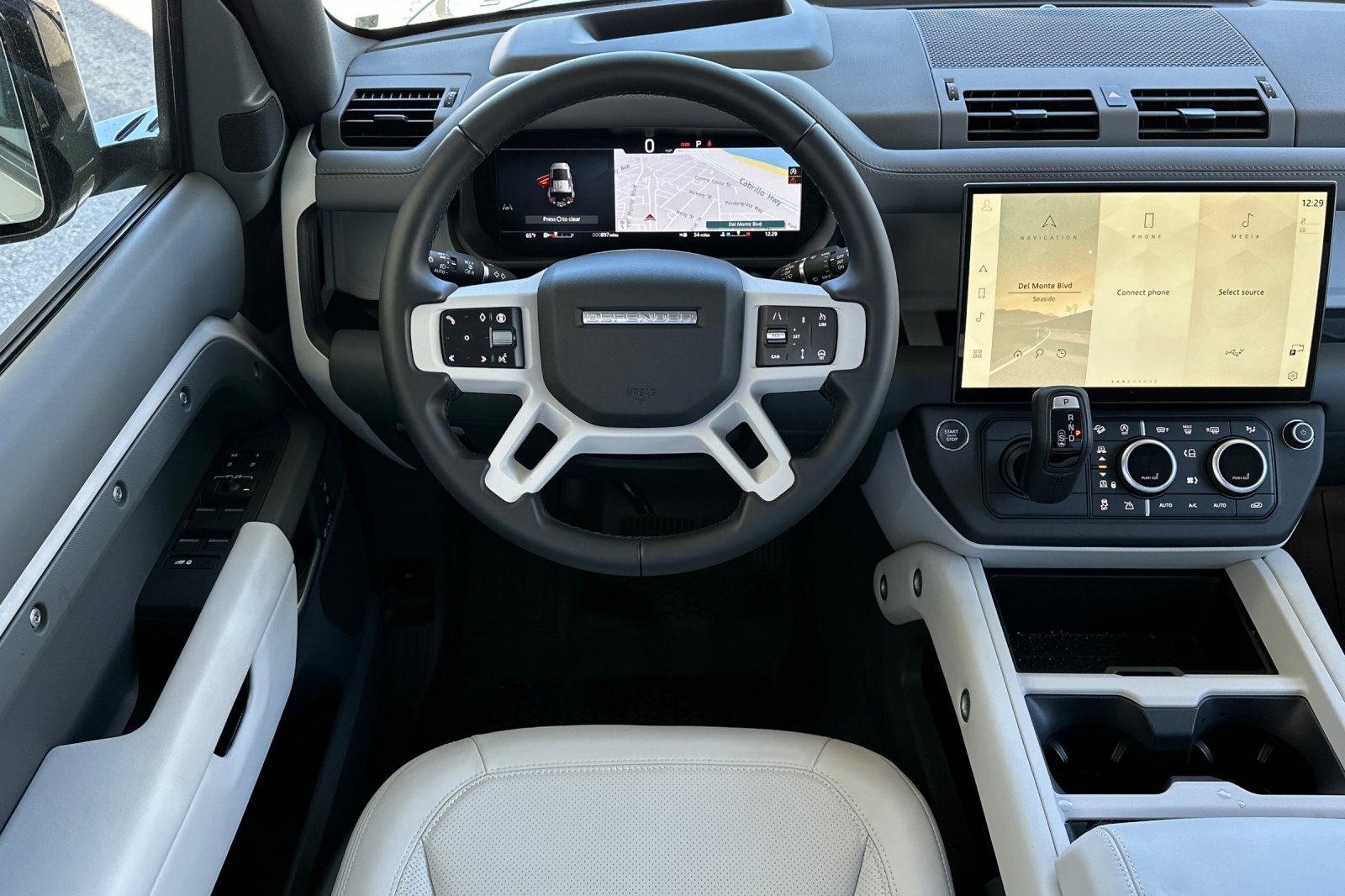 New 2026 Borasco Grey Land Rover X-Dynamic SE image 14