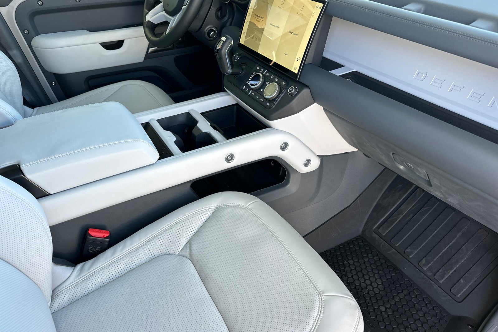 New 2026 Borasco Grey Land Rover X-Dynamic SE image 16
