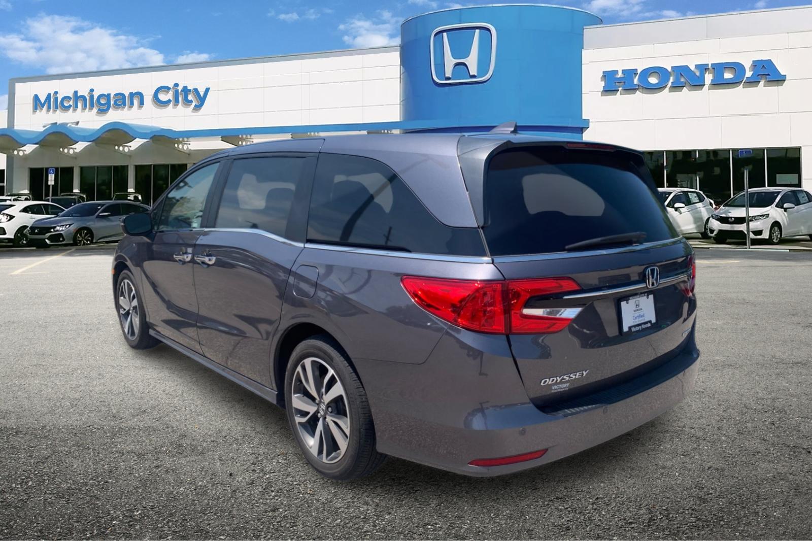 Certified Used 2024 Gray Honda Touring image 3