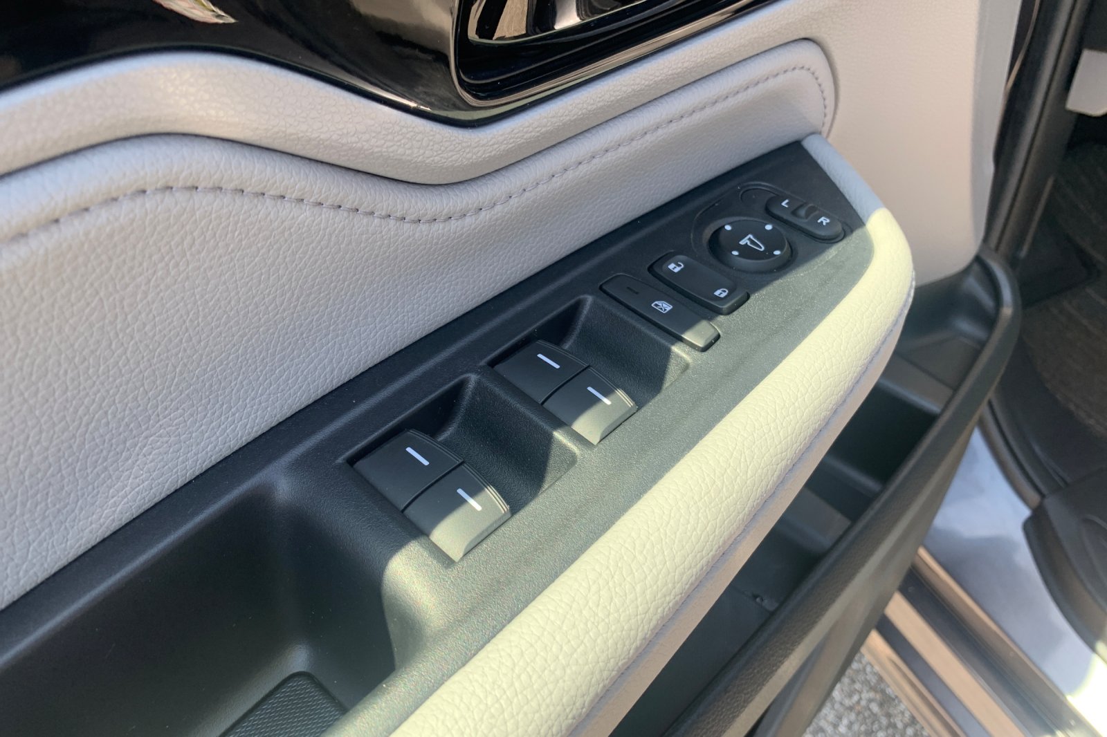 Certified Used 2024 Gray Honda Touring image 13