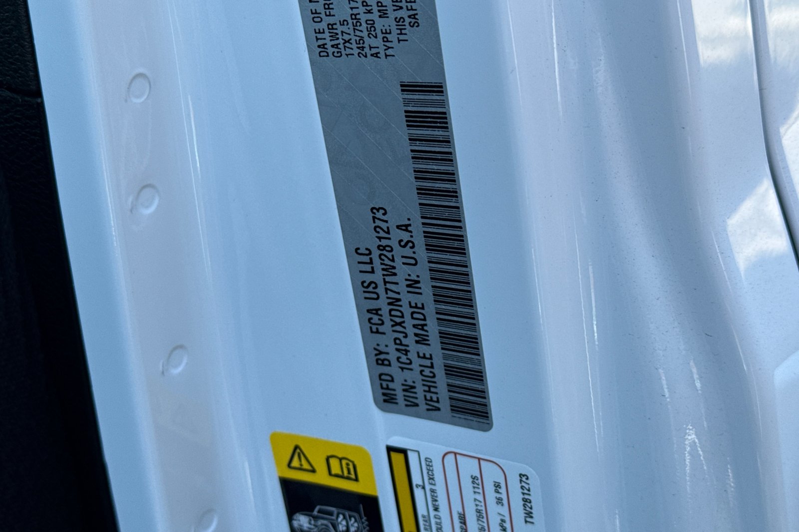 New 2026 Bright White Clear-Coat Exterior Paint Jeep 85th Anniversary Edition image 27