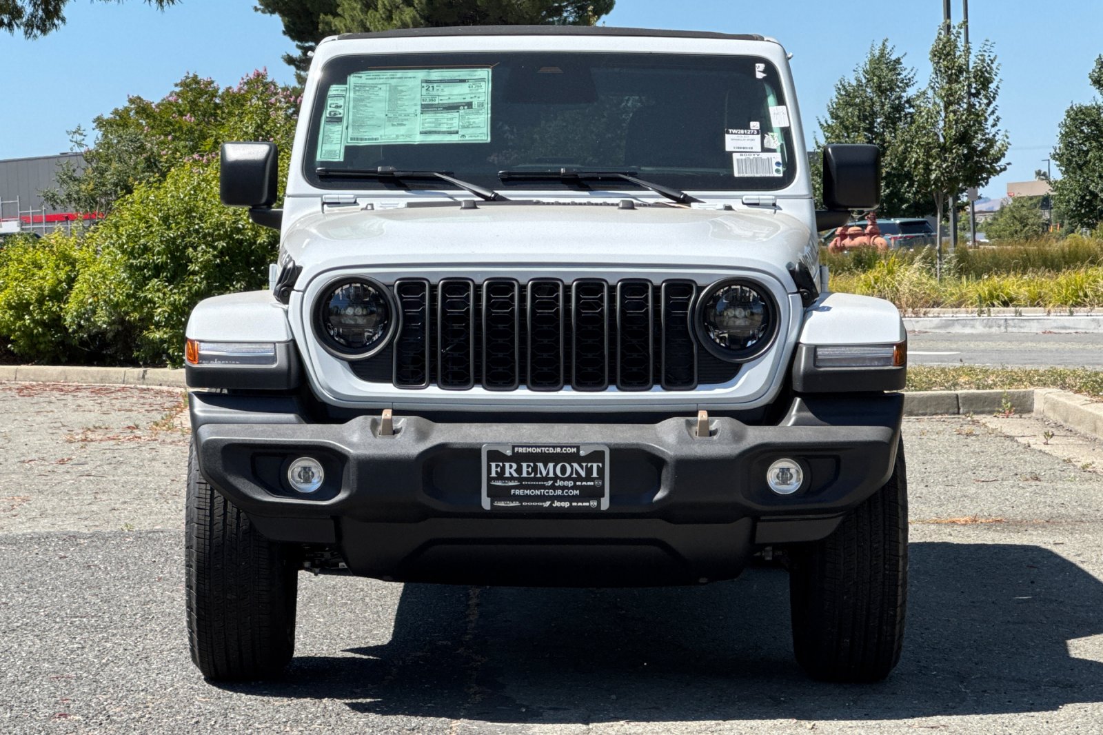 New 2026 Bright White Clear-Coat Exterior Paint Jeep 85th Anniversary Edition image 8