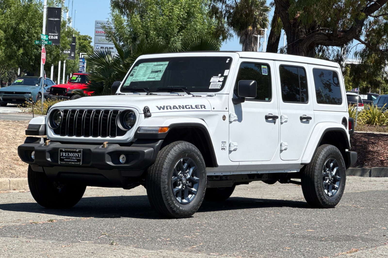New 2026 Bright White Clear-Coat Exterior Paint Jeep 85th Anniversary Edition image 7