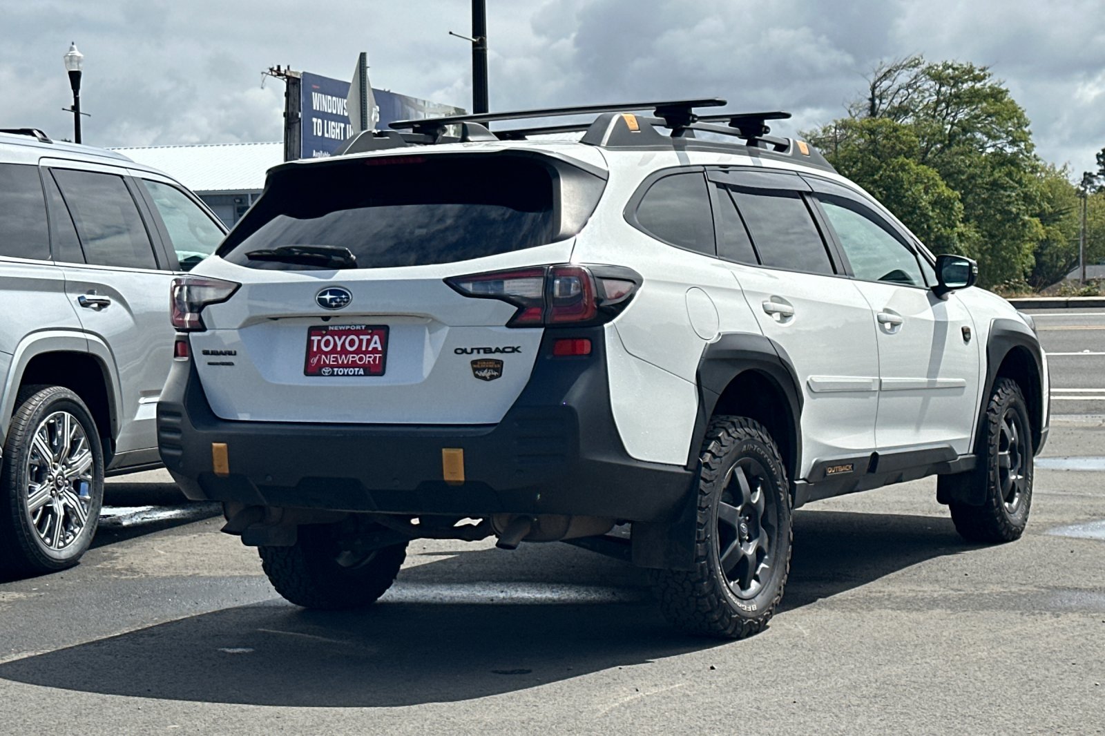 Used 2023 White Subaru Wilderness image 4