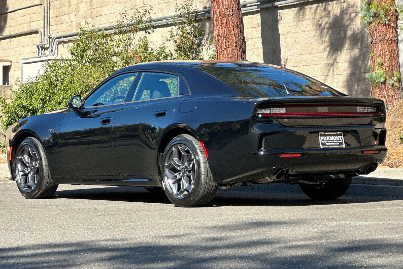 New 2026 Diamond Black Crystal Pearlcoat Dodge R/T image 5
