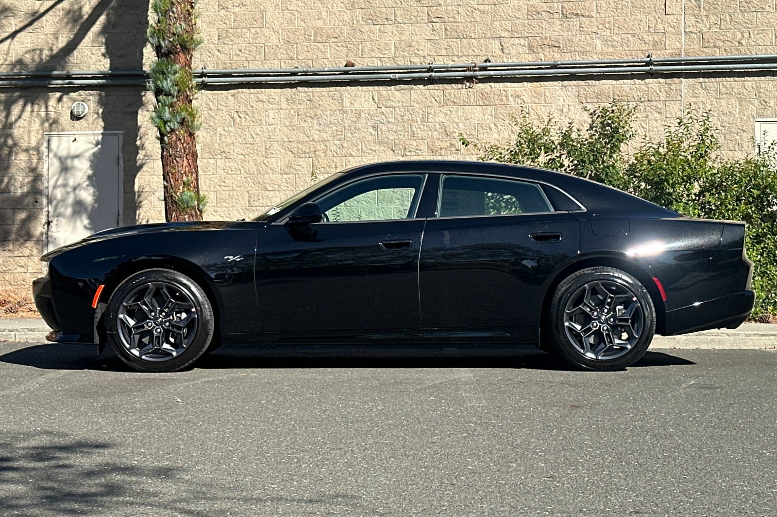 New 2026 Diamond Black Crystal Pearlcoat Dodge R/T image 6