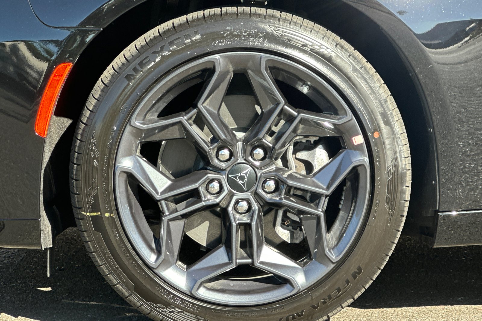 New 2026 Diamond Black Crystal Pearlcoat Dodge R/T image 23