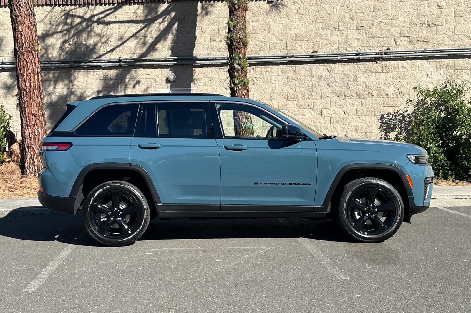 New 2026 Steel Blue Jeep Limited image 2
