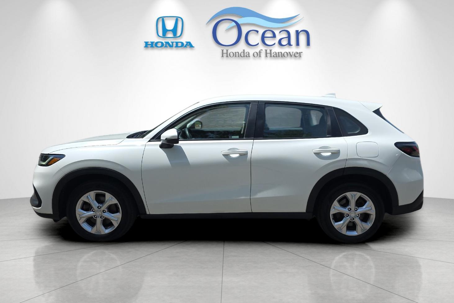 Used 2023 Platinum White Pearl Honda LX image 6