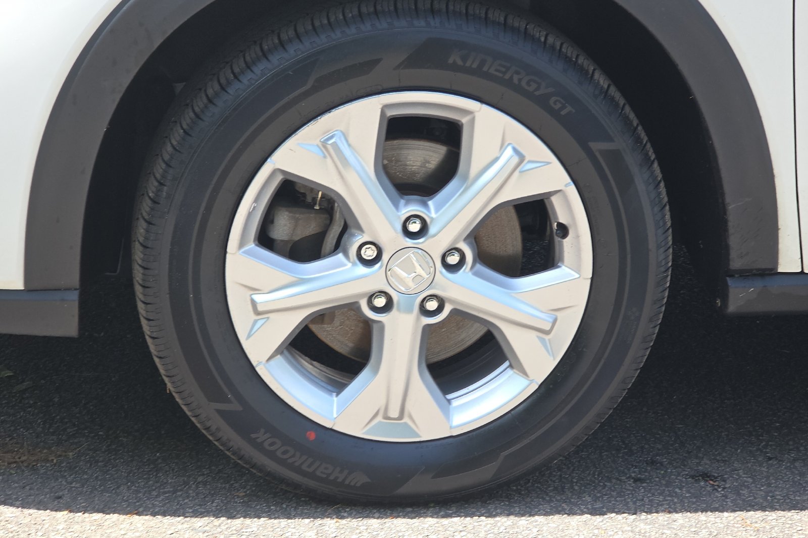 Used 2023 Platinum White Pearl Honda LX image 24