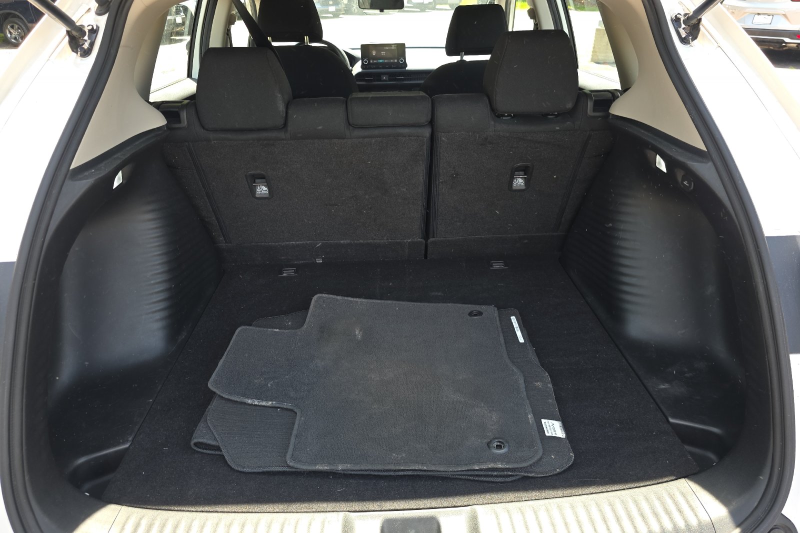 Used 2023 Platinum White Pearl Honda LX image 16