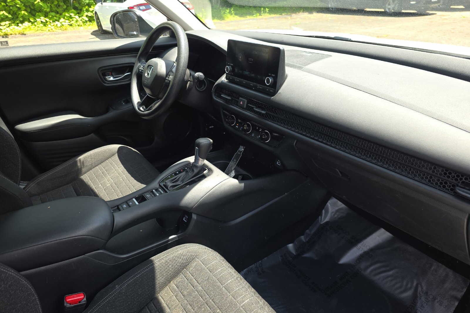 Used 2023 Platinum White Pearl Honda LX image 17