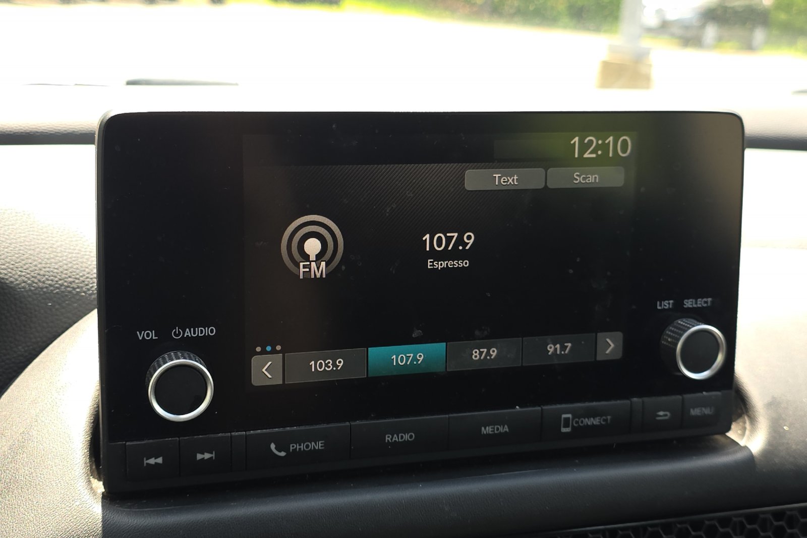 Used 2023 Platinum White Pearl Honda LX image 18