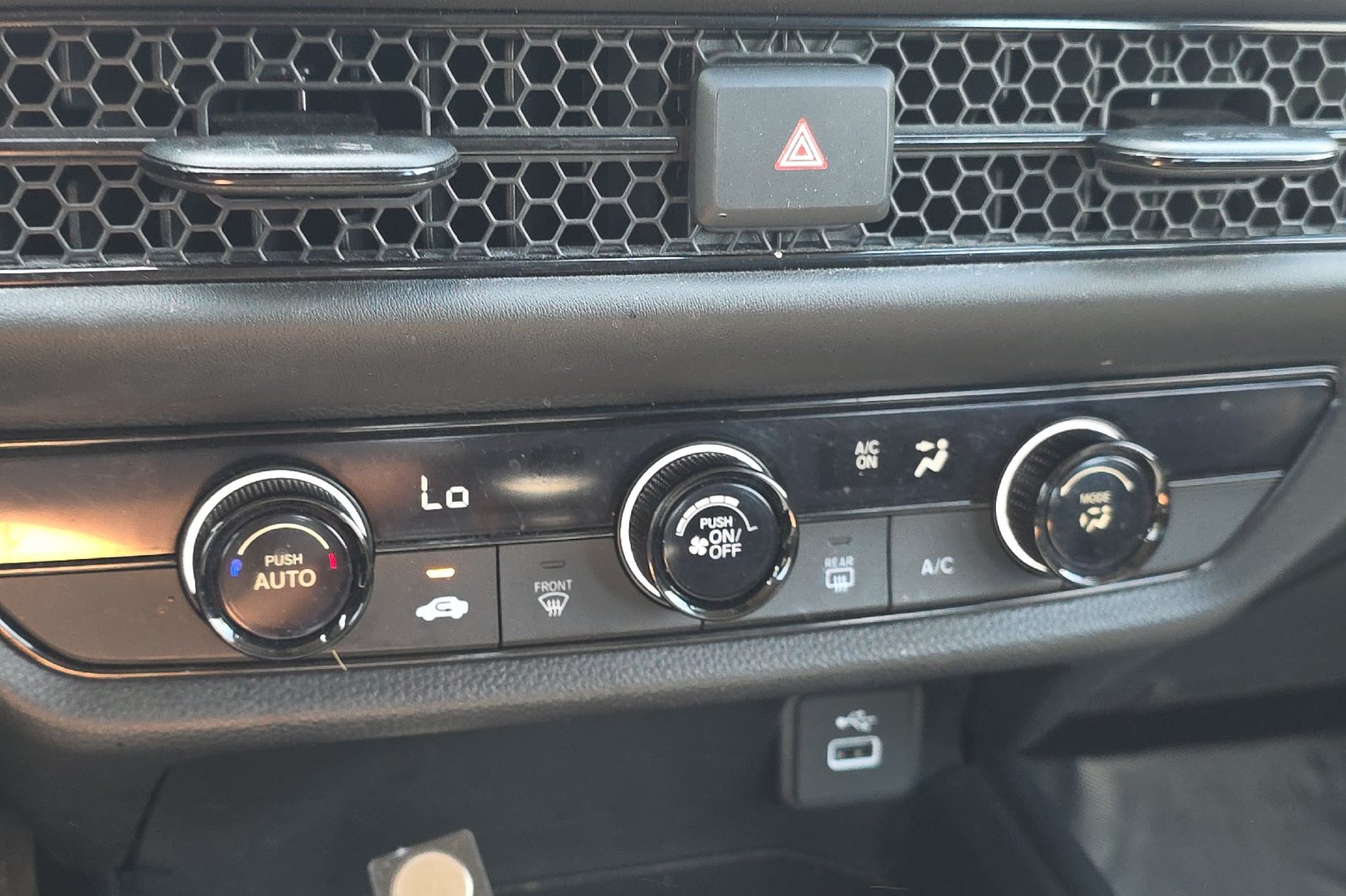 Used 2023 Platinum White Pearl Honda LX image 20