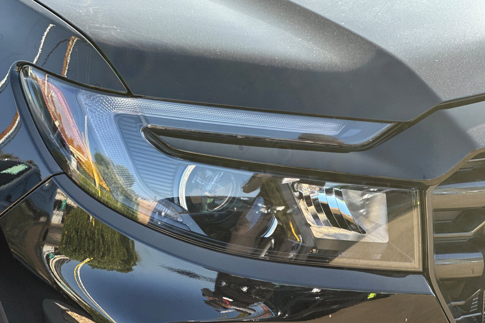 2025 Honda Ridgeline Sport - Photo 25