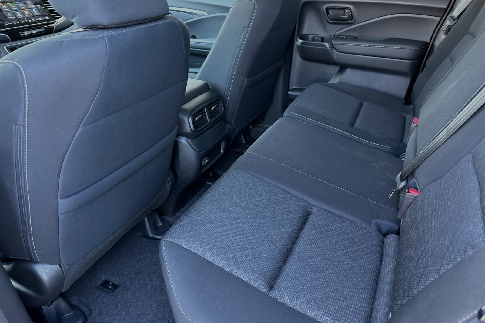 2025 Honda Ridgeline Sport - Photo 10