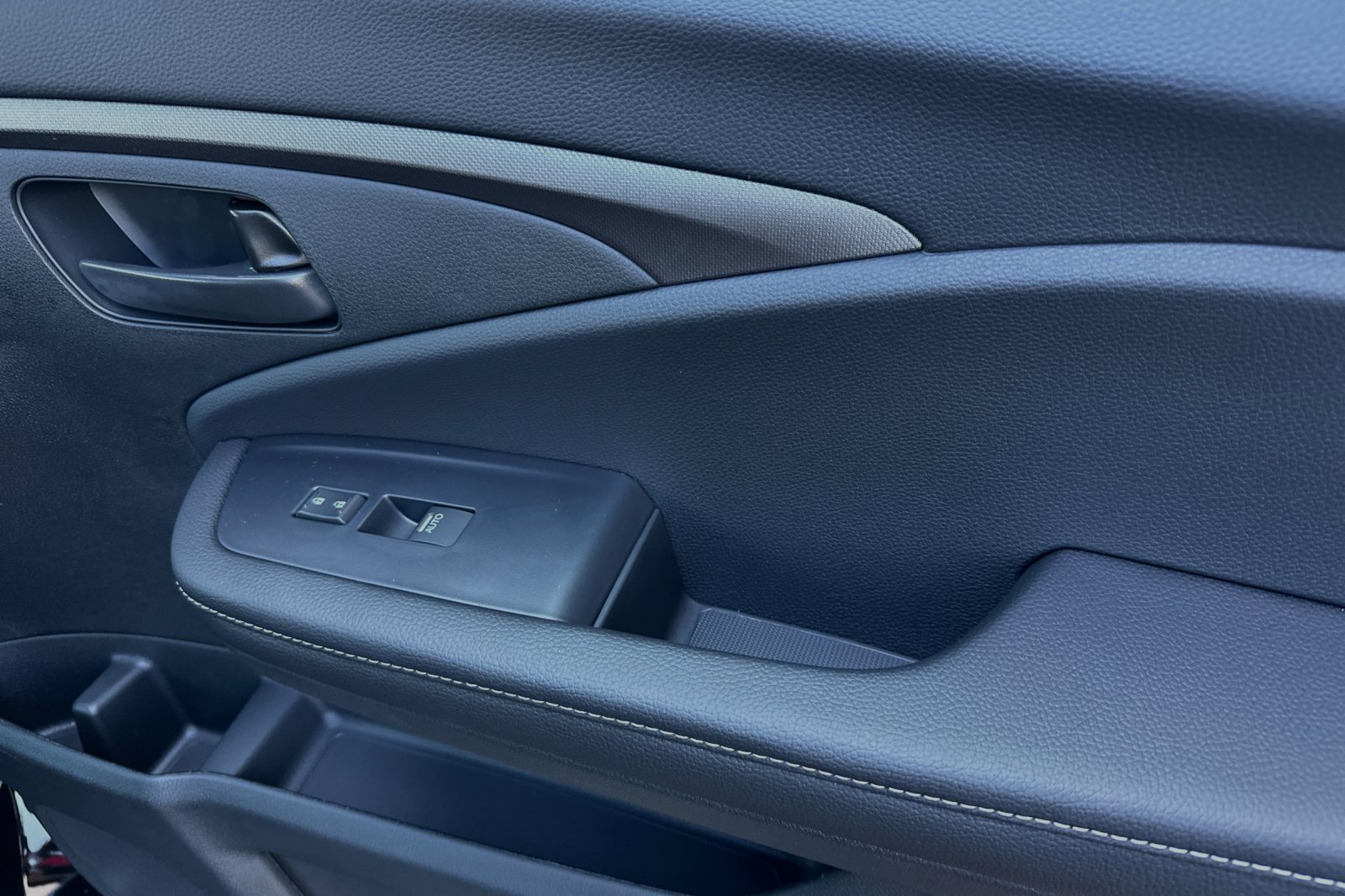 2025 Honda Ridgeline Sport - Photo 15