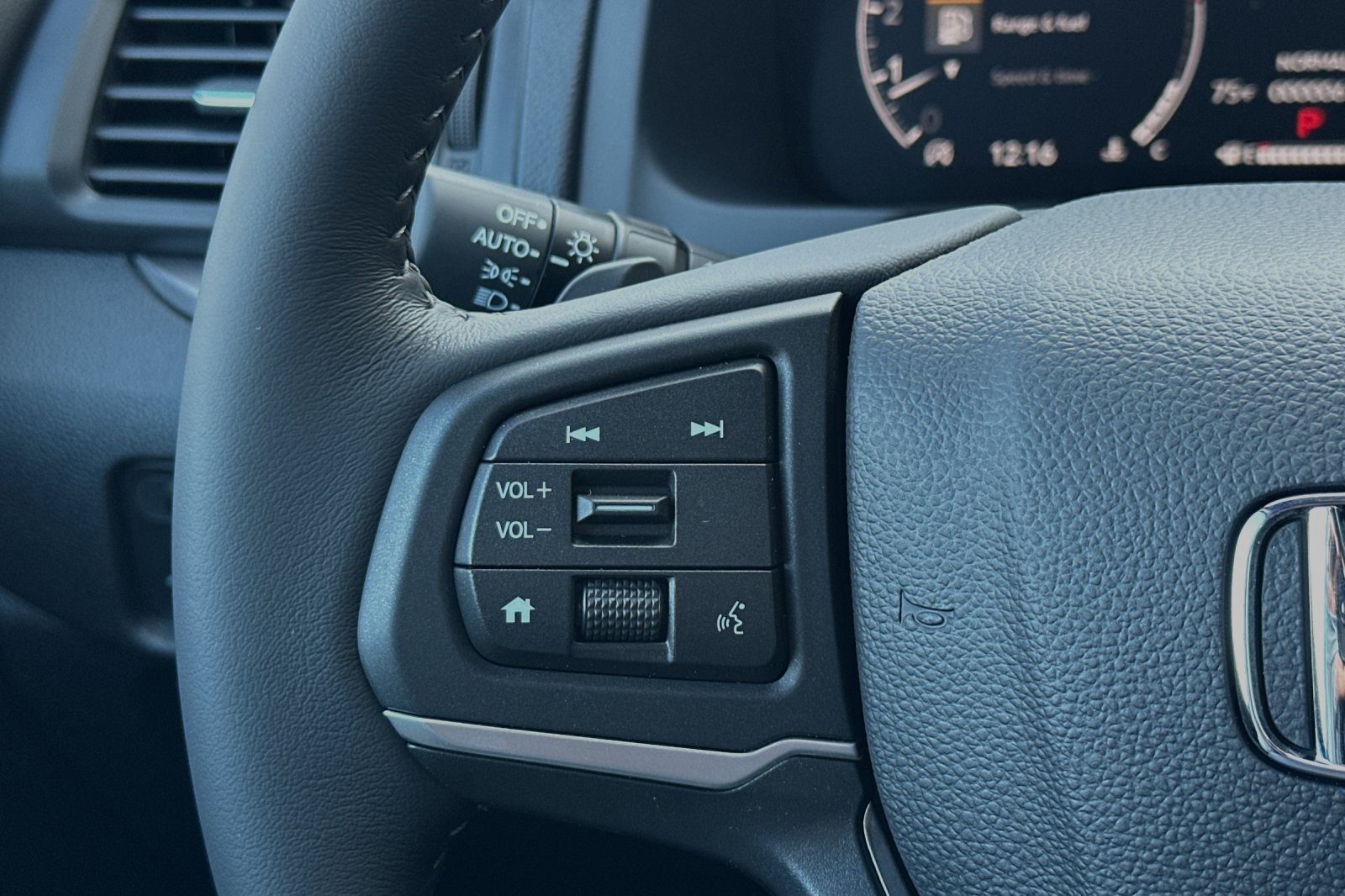 2025 Honda Ridgeline Sport - Photo 21