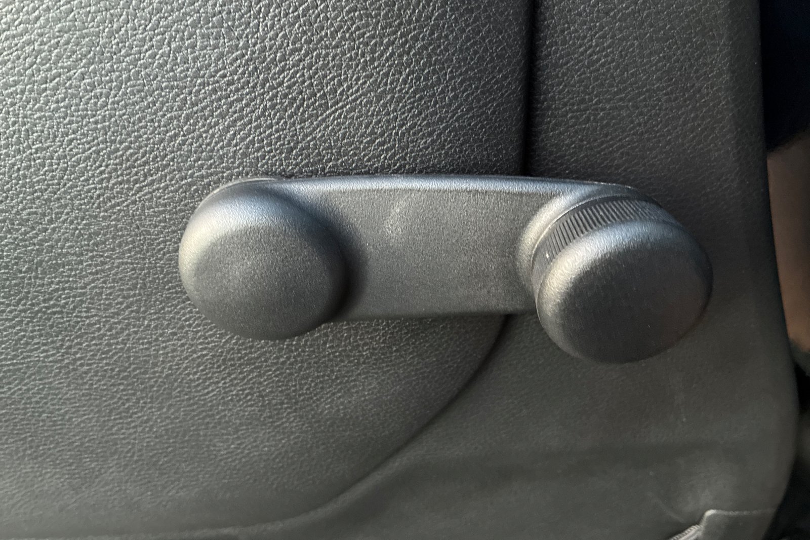 Used 2014 Black Clearcoat Jeep Sport image 37