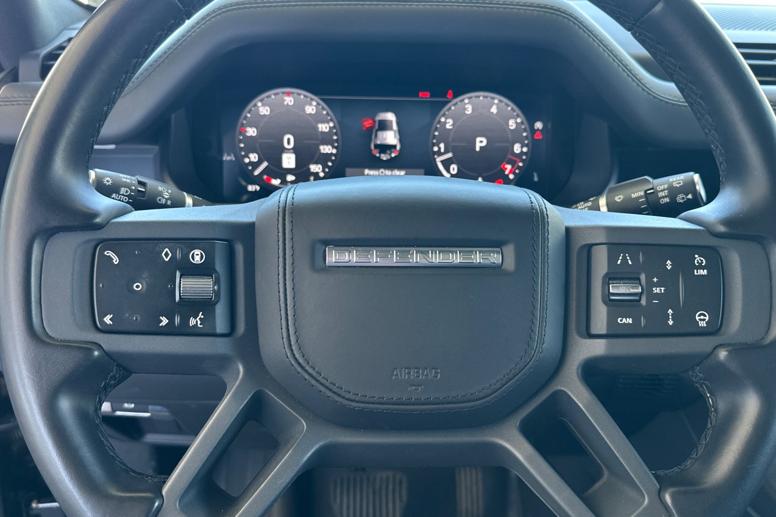 Used 2024 Black Land Rover X-Dynamic SE image 29