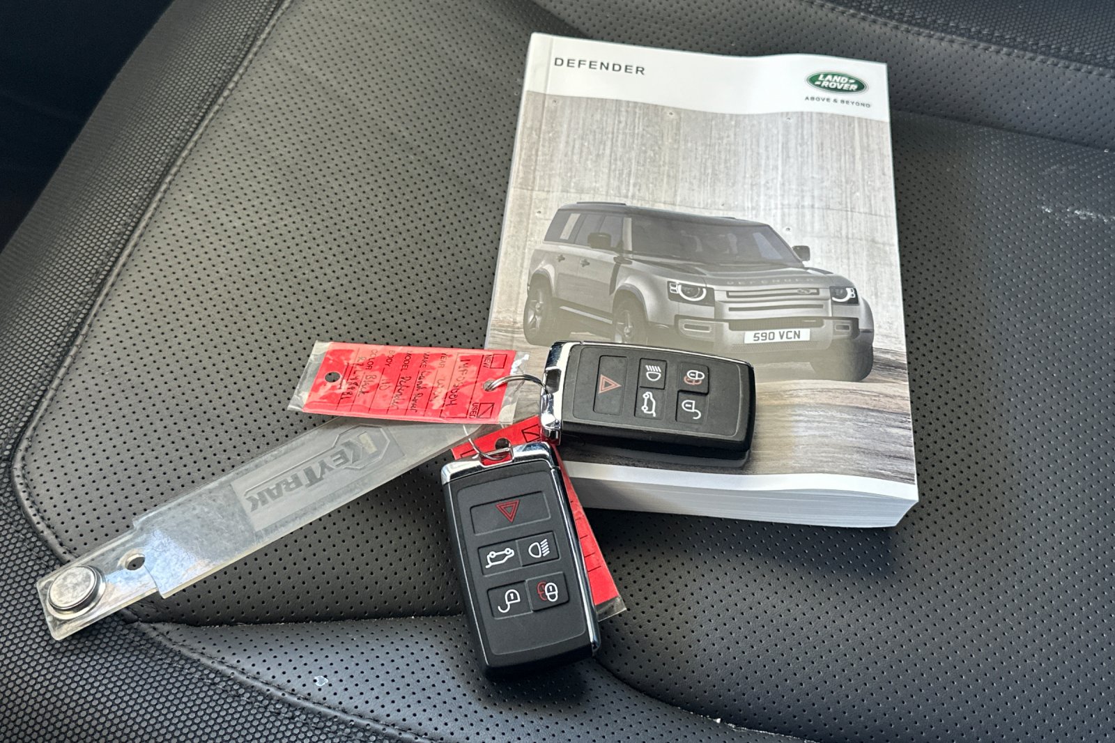 Used 2024 Black Land Rover X-Dynamic SE image 10