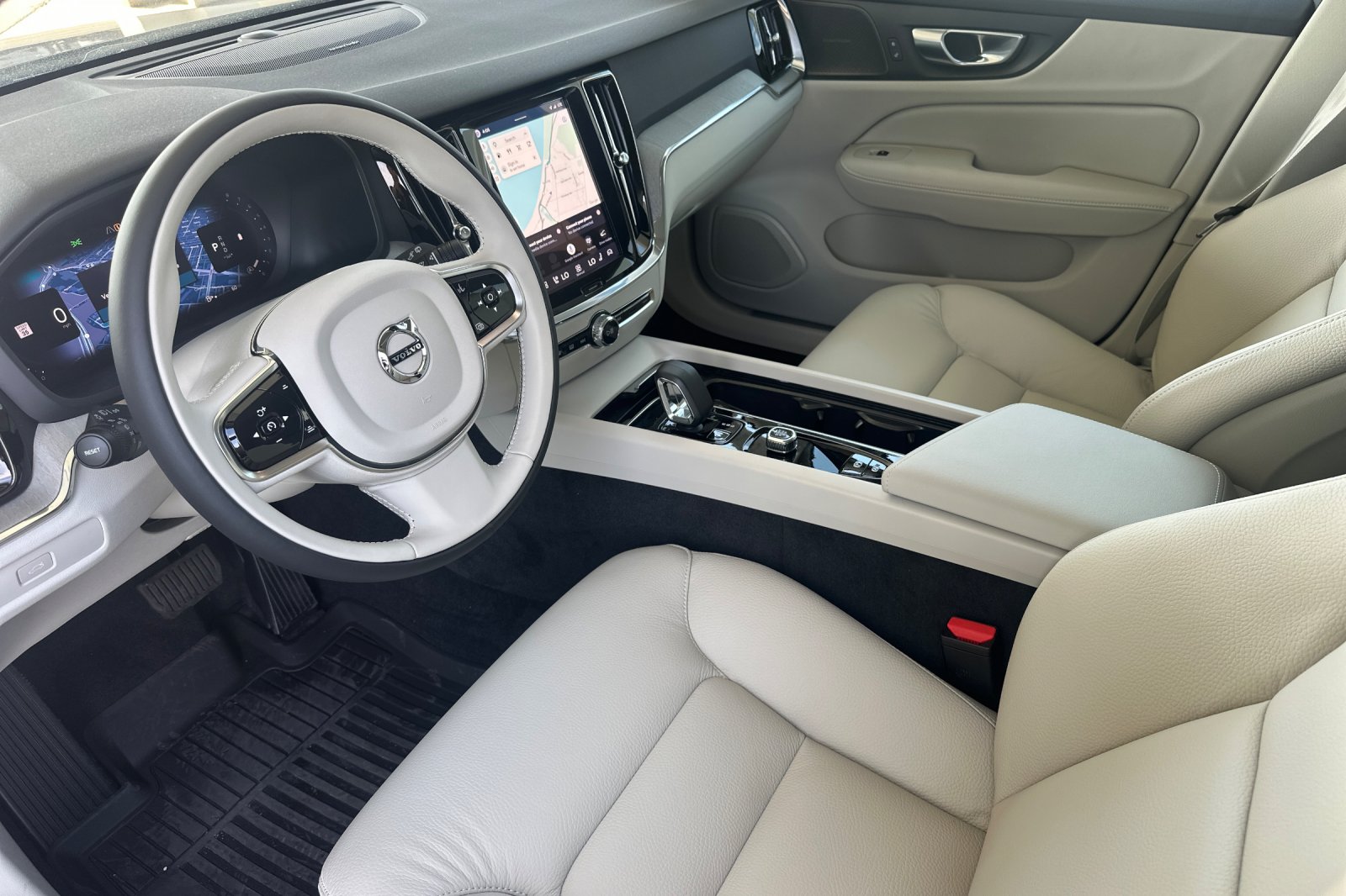 New 2026 Onyx Black Volvo Plus image 10