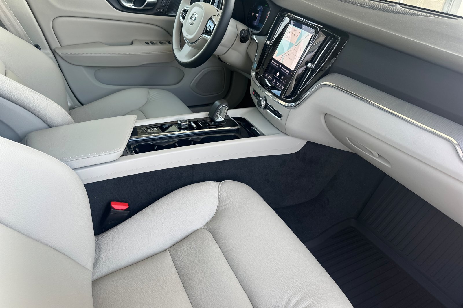 New 2026 Onyx Black Volvo Plus image 16