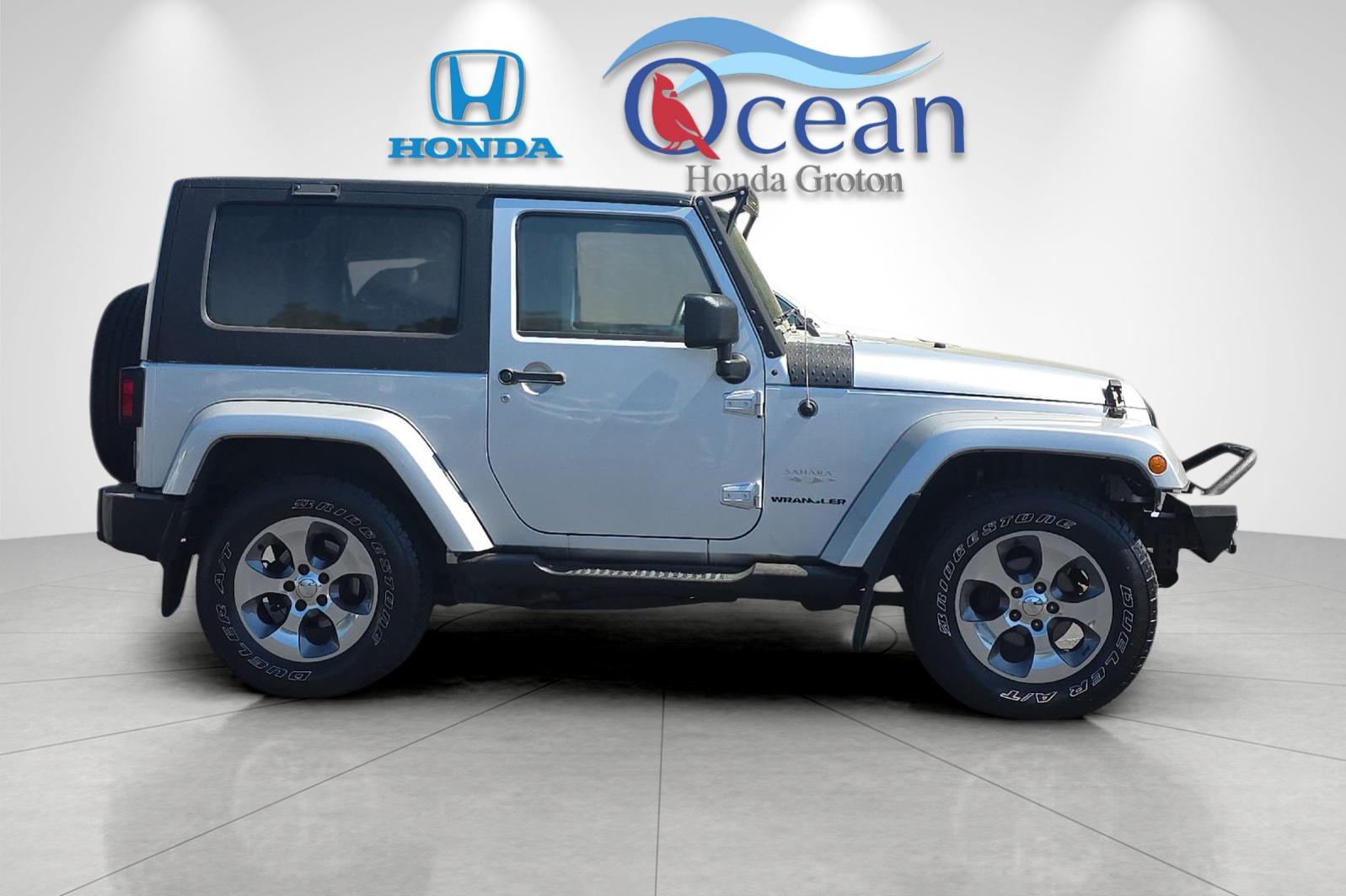Used 2008 Bright Silver Metallic Clearcoat Jeep Sahara image 2
