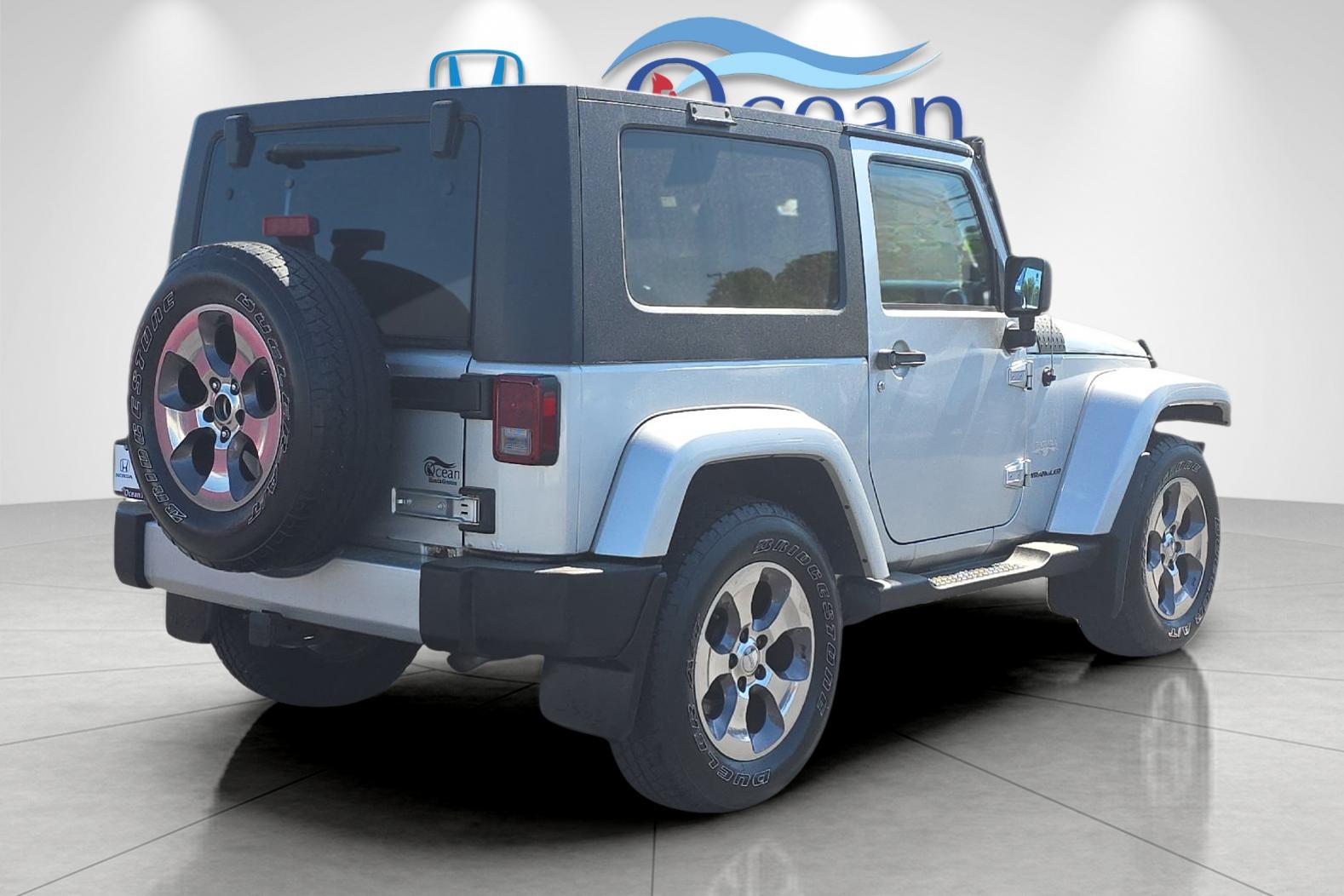 Used 2008 Bright Silver Metallic Clearcoat Jeep Sahara image 3