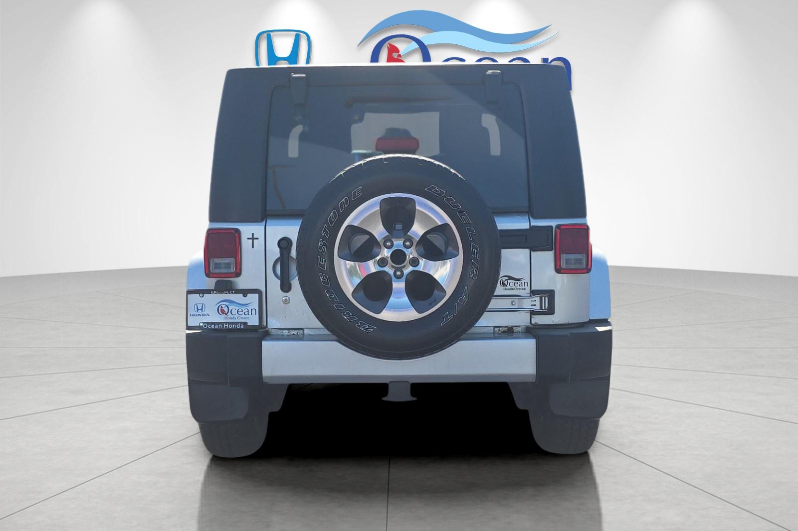 Used 2008 Bright Silver Metallic Clearcoat Jeep Sahara image 4