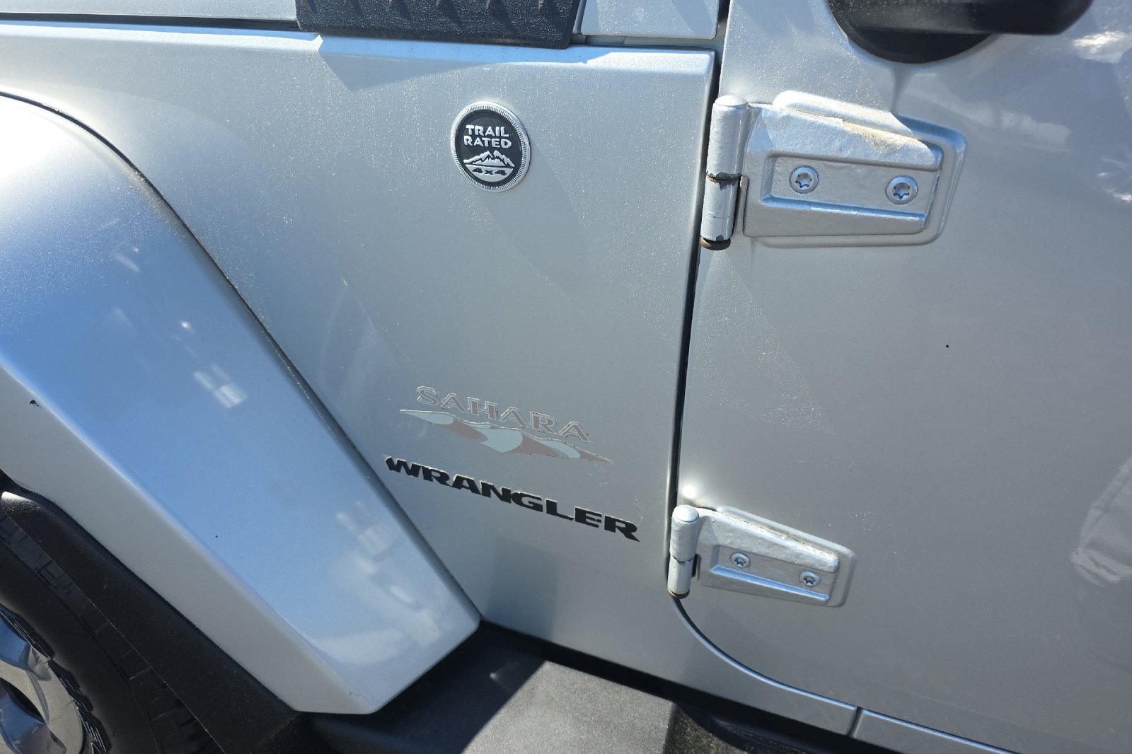 Used 2008 Bright Silver Metallic Clearcoat Jeep Sahara image 25