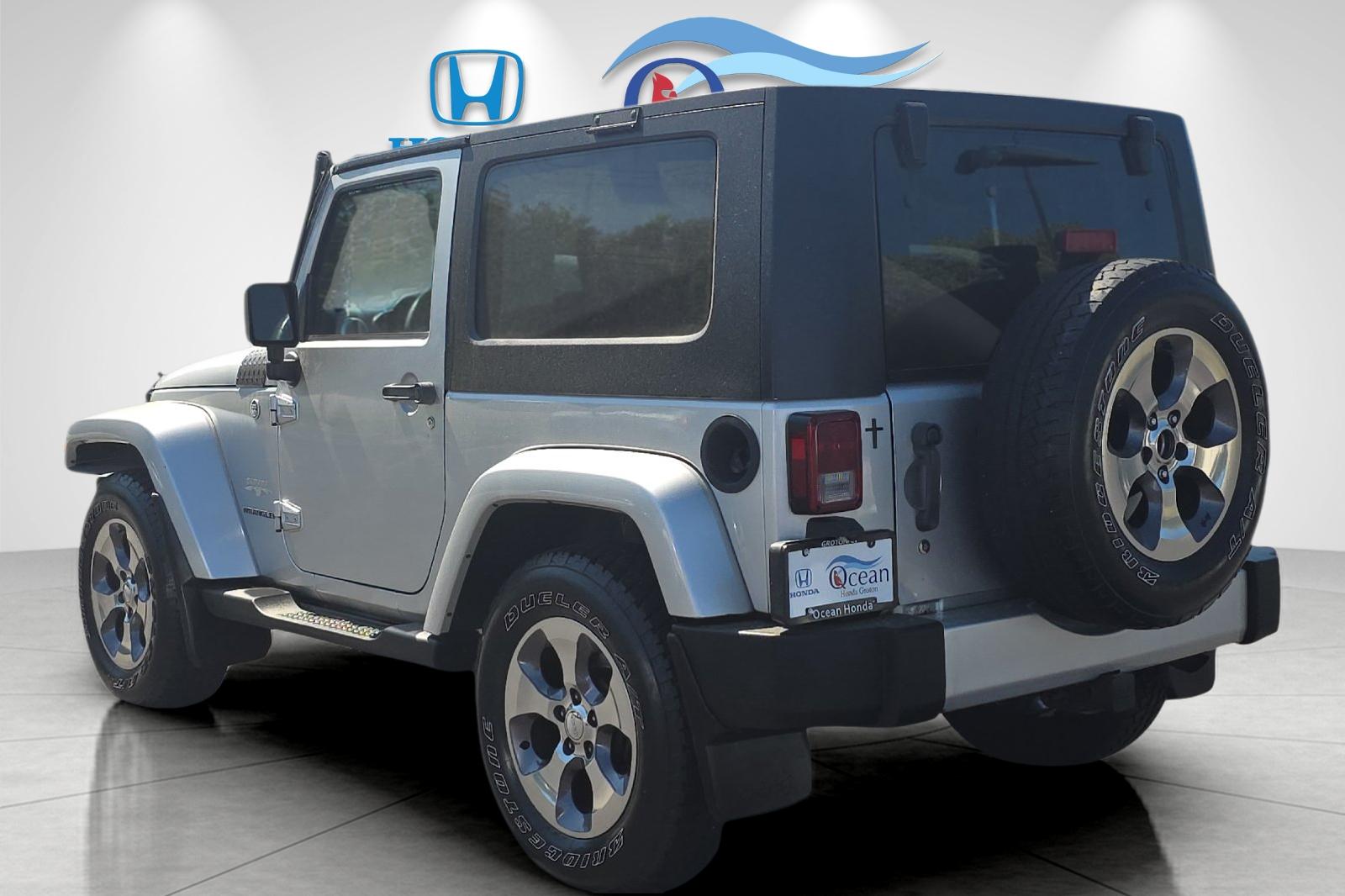 Used 2008 Bright Silver Metallic Clearcoat Jeep Sahara image 5