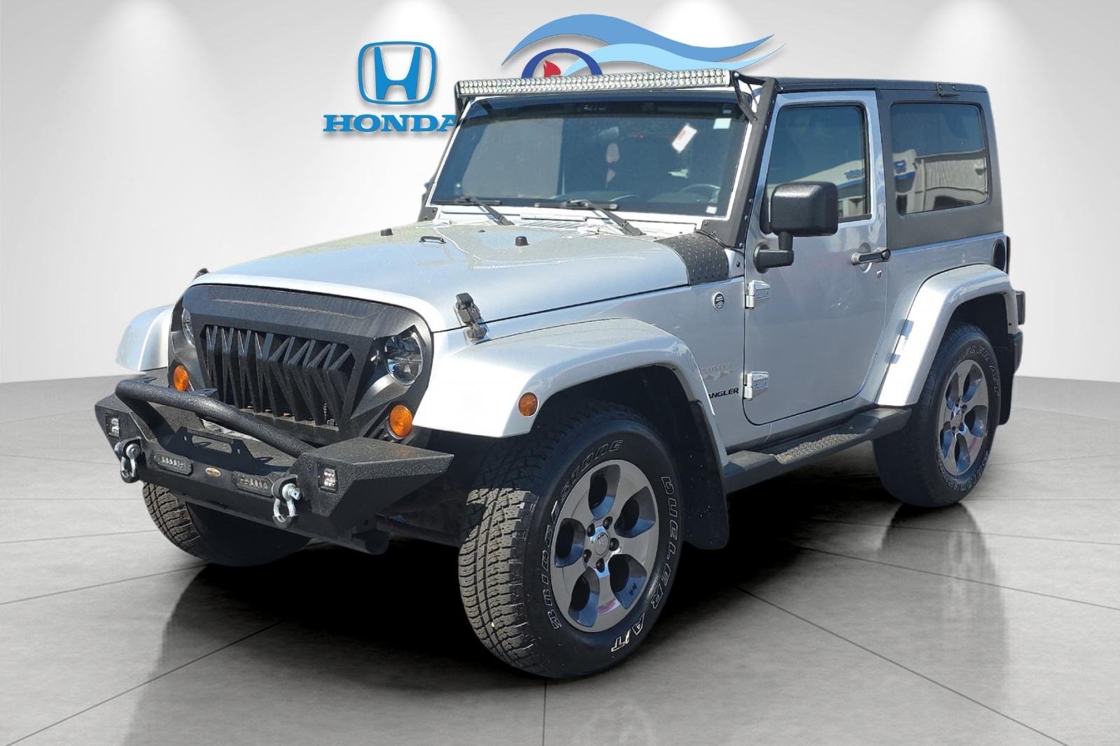 Used 2008 Bright Silver Metallic Clearcoat Jeep Sahara image 7