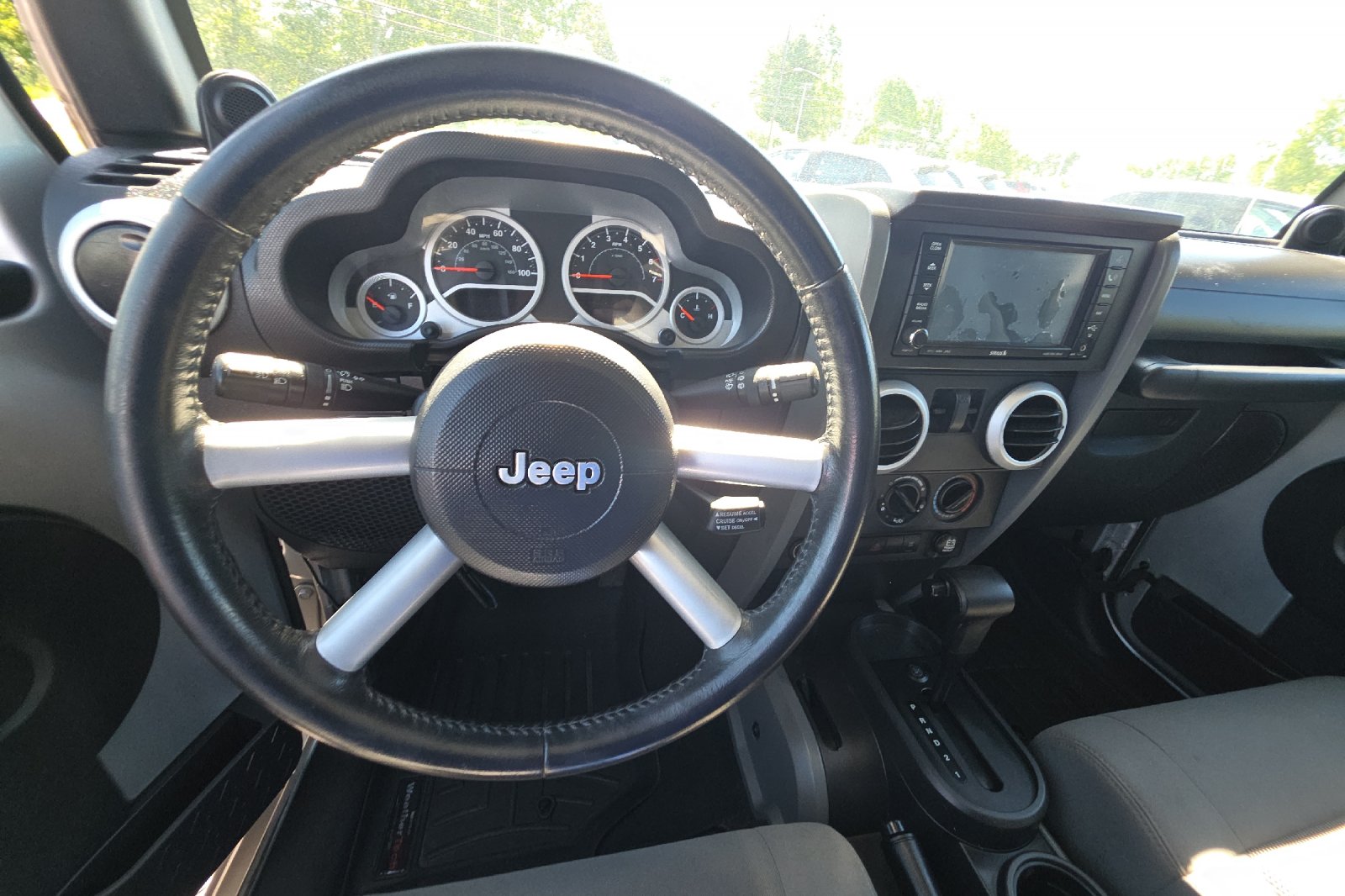 Used 2008 Bright Silver Metallic Clearcoat Jeep Sahara image 14