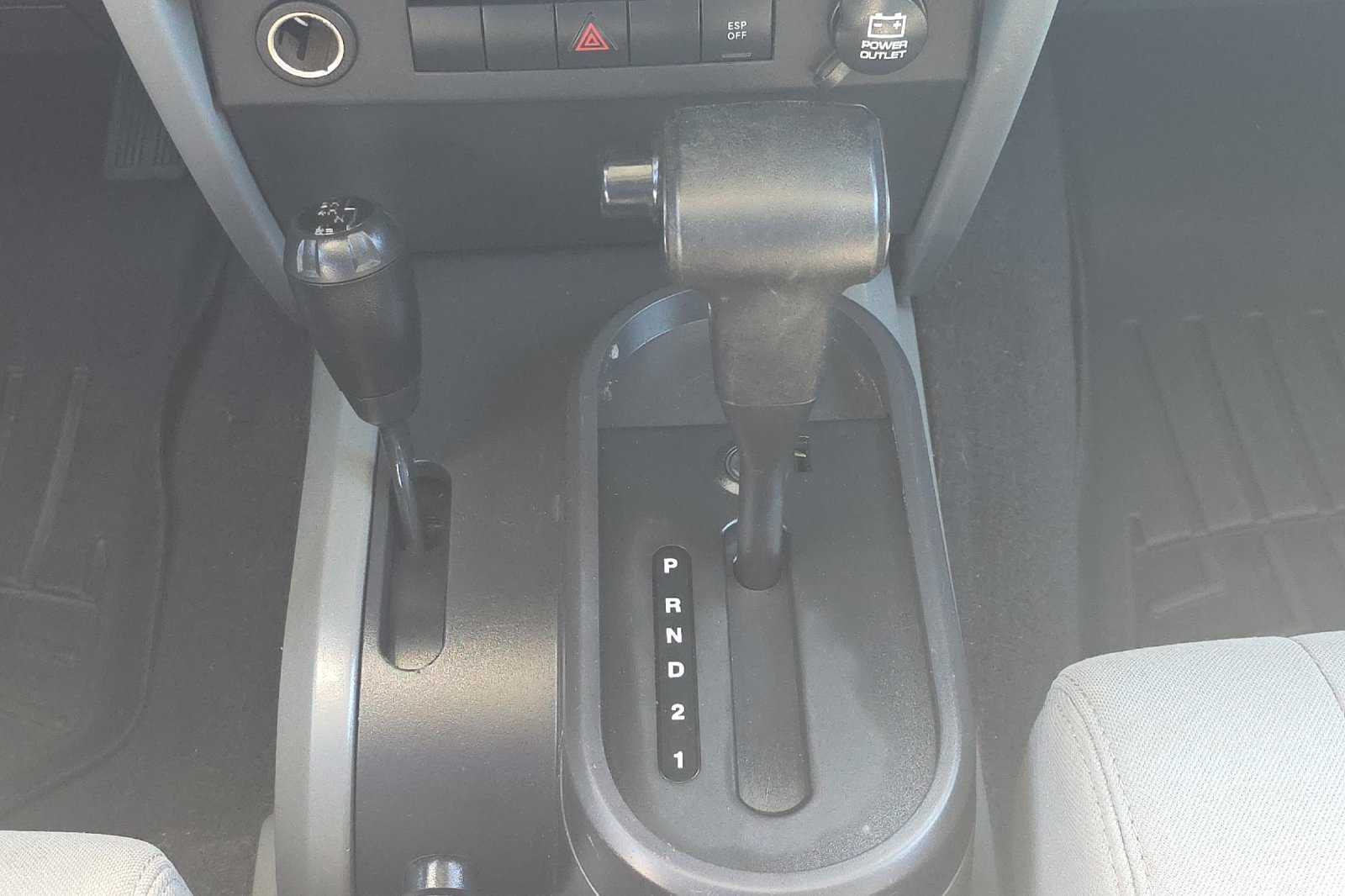 Used 2008 Bright Silver Metallic Clearcoat Jeep Sahara image 20