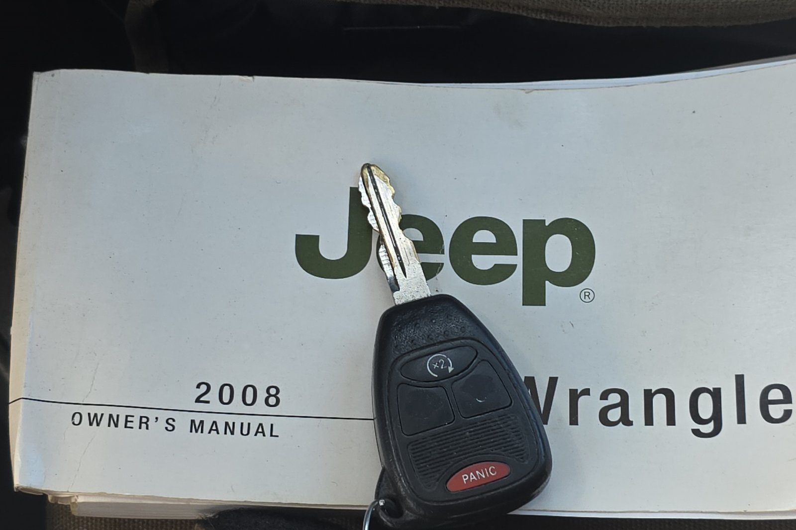 Used 2008 Bright Silver Metallic Clearcoat Jeep Sahara image 26