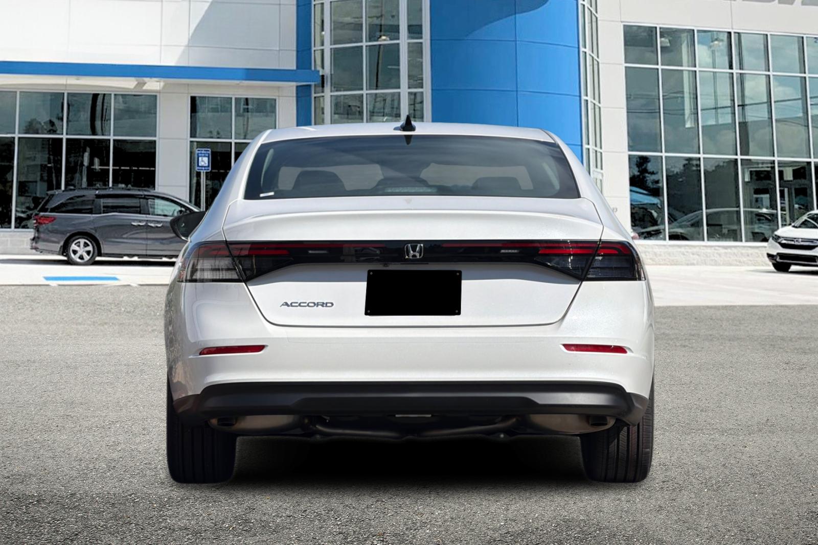 New 2026 Platinum White Pearl Honda SE image 4