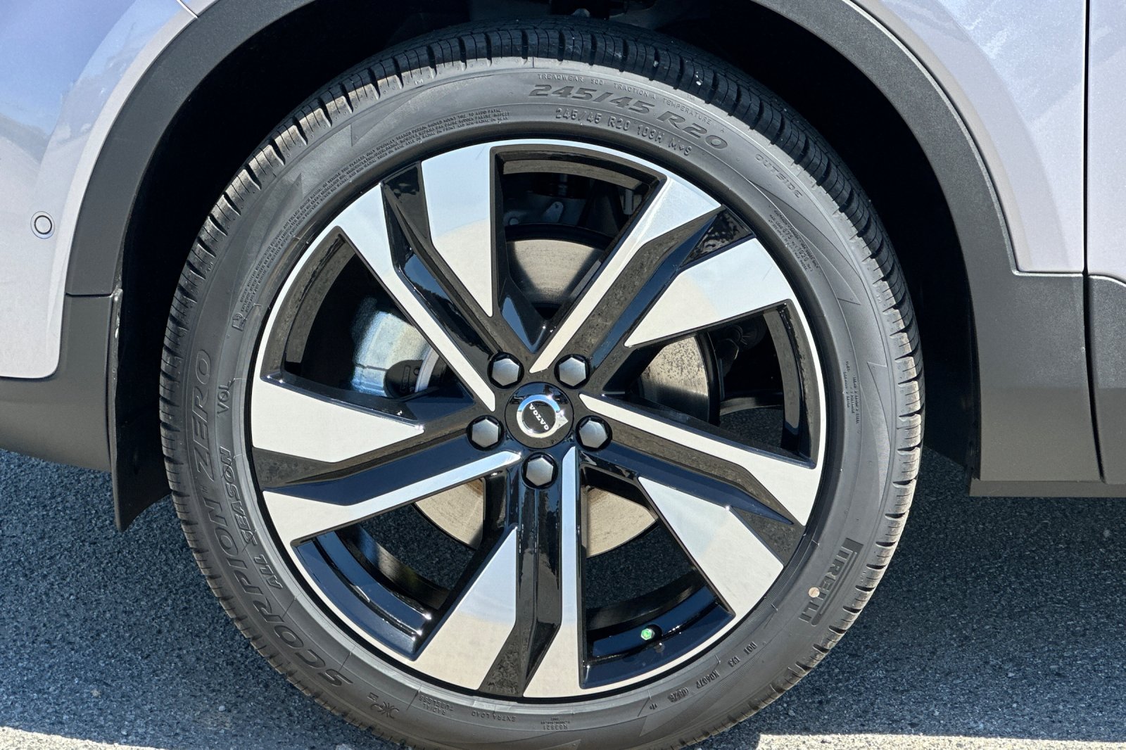 New 2026 Aurora Silver Volvo Ultra image 26